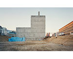 Rohbau eines Townhauses, von der Alten Leipziger Straße aus gesehen. Rechts die Kurstraße mit dem Auswärtigen Amt, im Hintergrund die Friedrichswerdersche Kirche, 16. Januar 2006